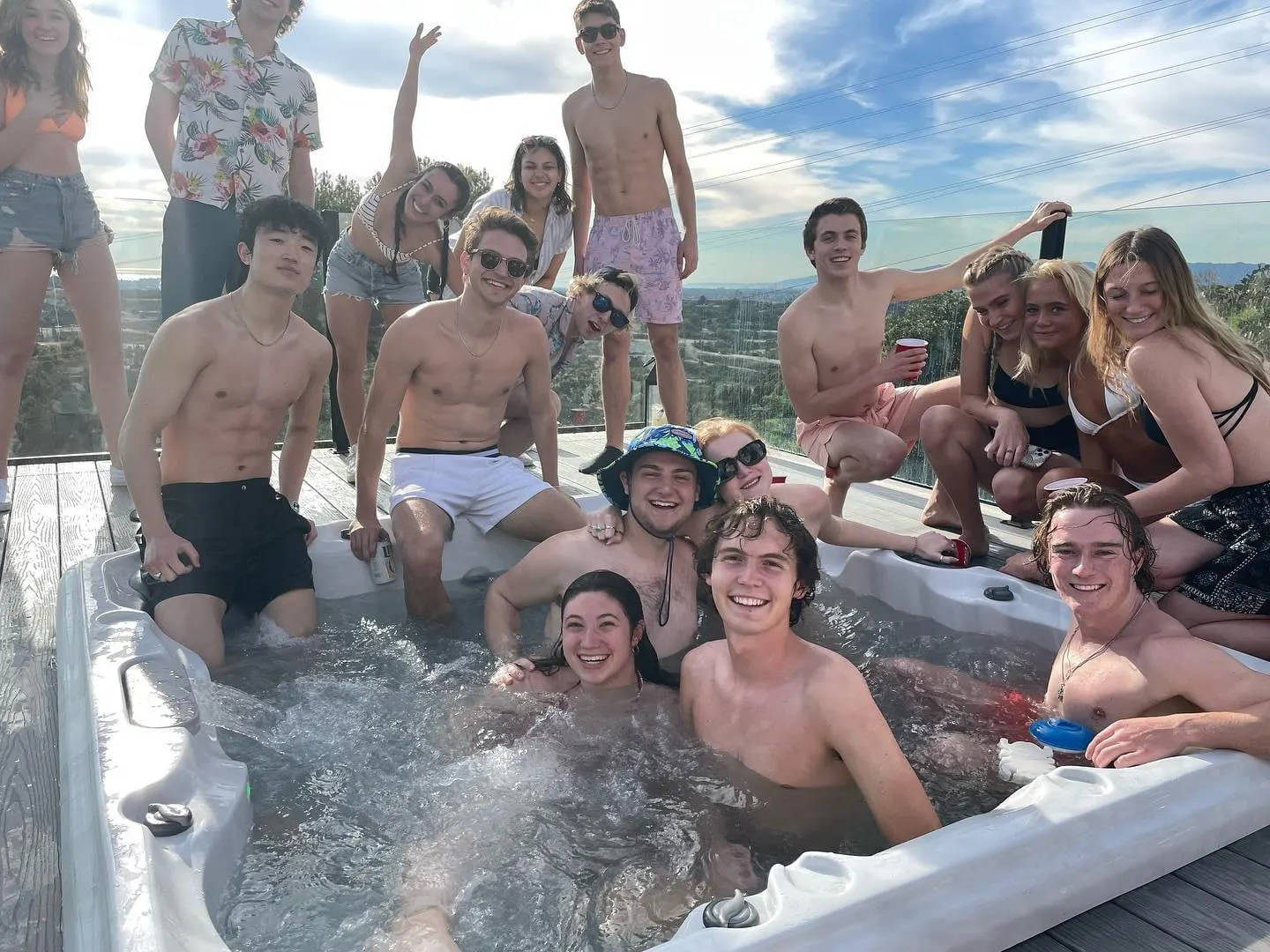 Shoutout to @asaprocky for letting us use his summer house this past weekend 🙌🏻